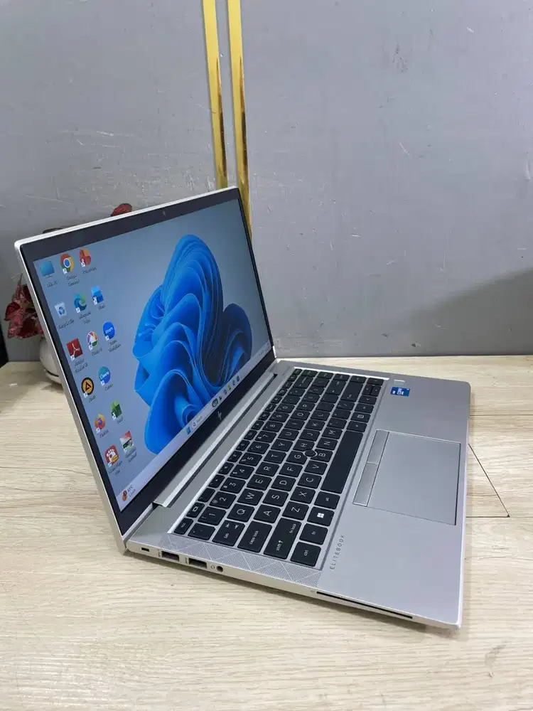 LAPTOP HP 840 G8 i5 GEN11 16/256 LAYAR 14 INCH *ET