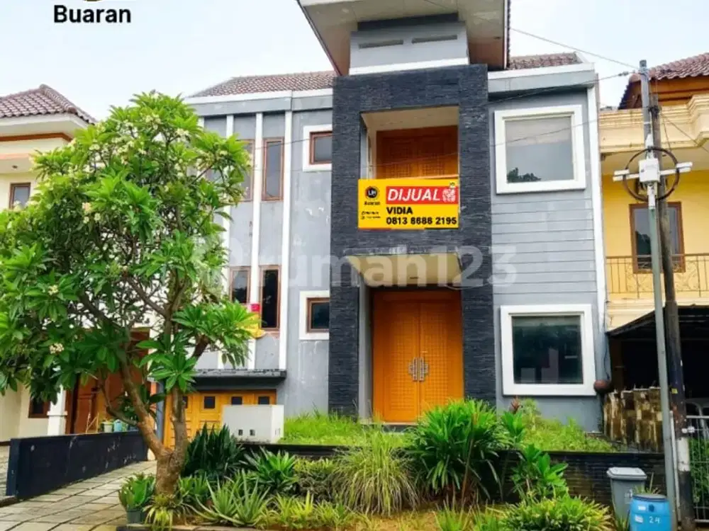 Di Jual Rumah dengan Private Poll di Jatinegara Baru