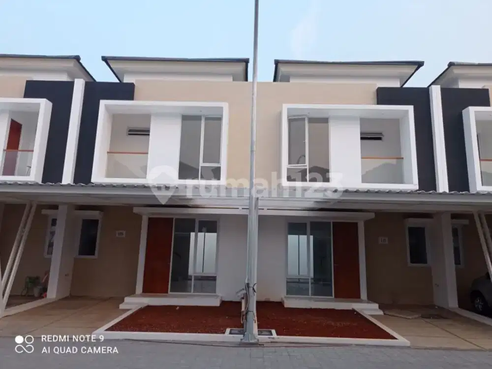 Rumah di pusat bisnis Grandkota Bintang Bekasi