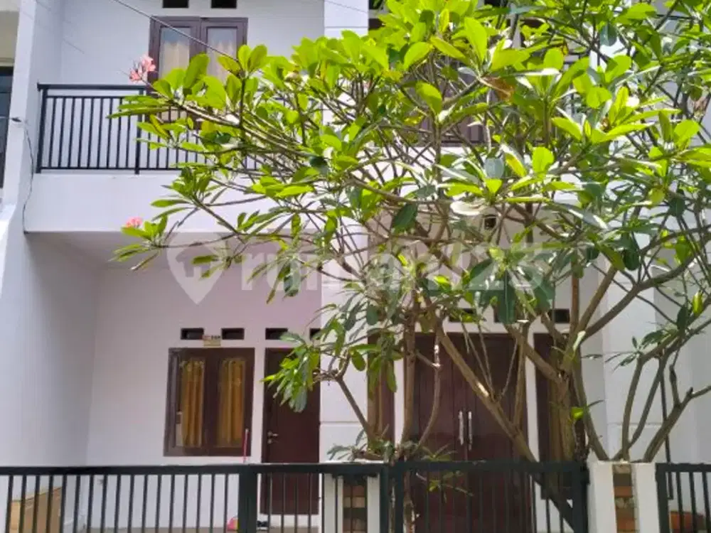 Di Sewakan Rumah 2 Lantai di Lampiri Pondok Kelapa Jaktim