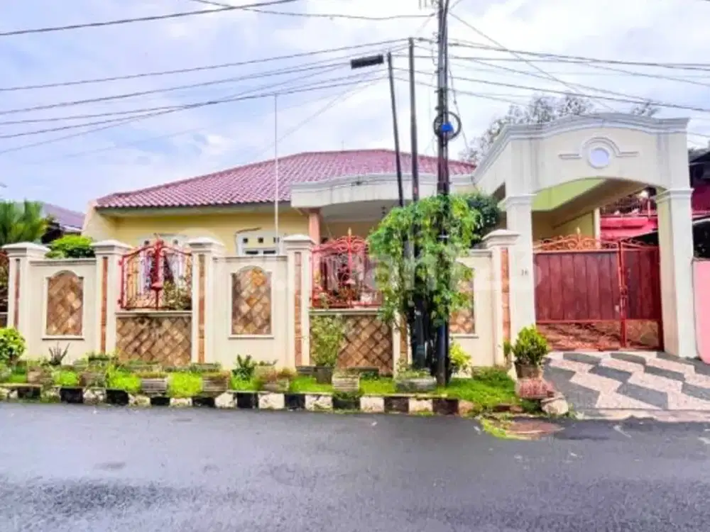 Di Jual Rumah Mewah Luas Terawat di Billymoon Jakarta Timur