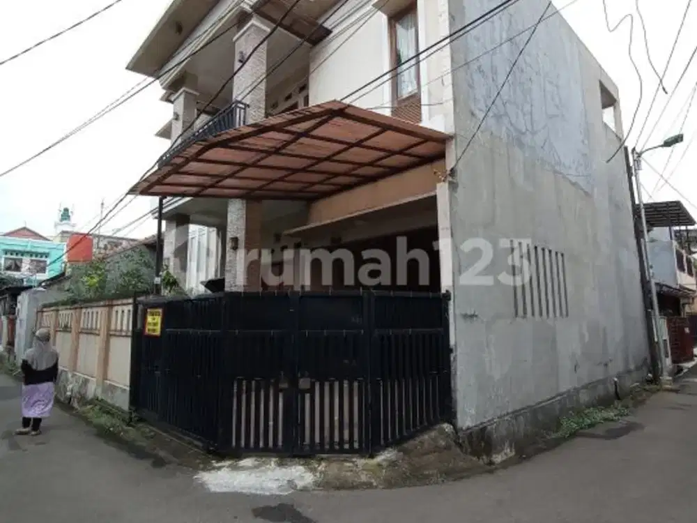 Di Jual Rumah 2 Lantai Di Pondok Kelapa