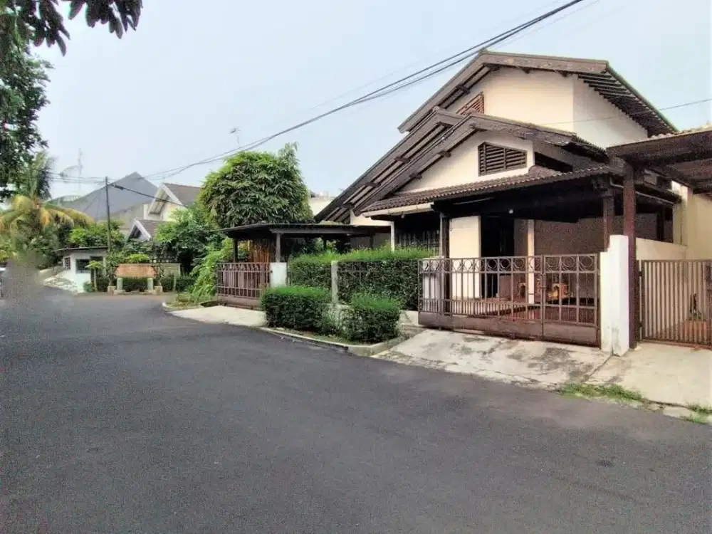 Rumah Hoek Halaman Depan Samping Dan Belakang di Sektor 2 Bintaro