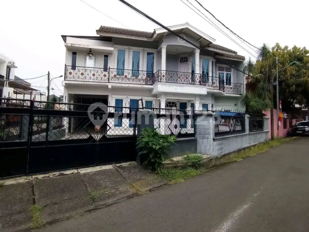 Turun Harga di Jual Rumah Halaman Luas di Pondok Kelapa