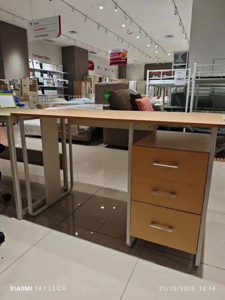 OBRAL MEJA KANTOR BERLACI