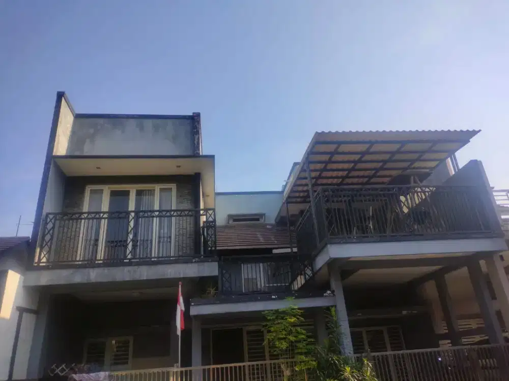 Di jual rumah 2 lantai