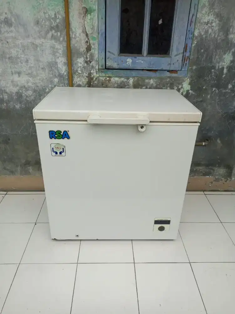 Jual bu freezer box ukuran 200 liter merk RSA