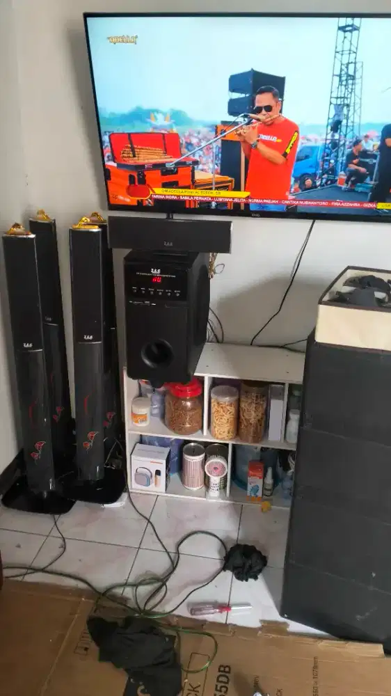 Home theater Josjis merk CENTRO,harga baru nya 2,5jt.