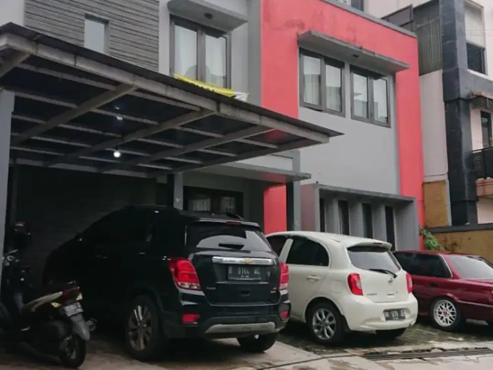 Dijual Rumah tinggal + Kost di Kawasan Setraria