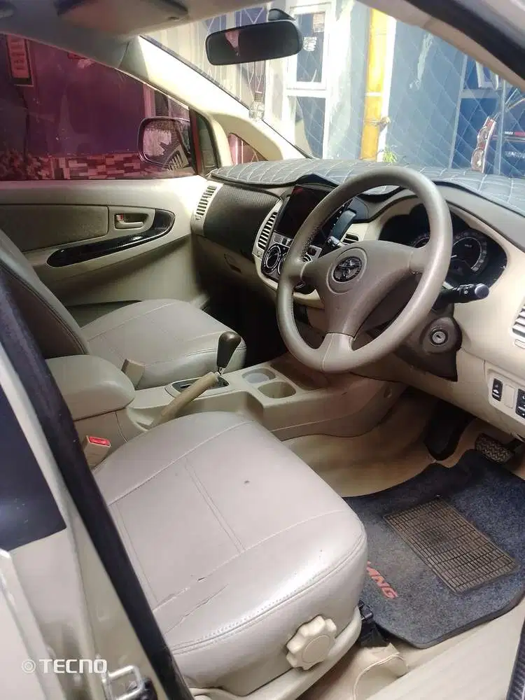 Toyota Kijang Innova 2010 Bensin