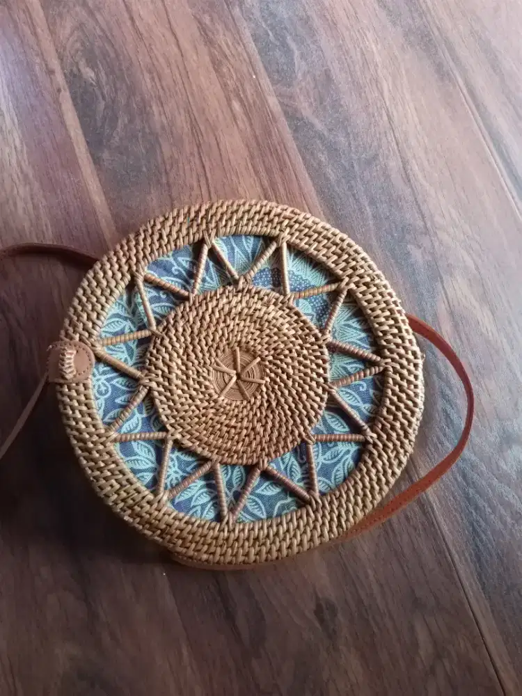 Tas rotan wanita