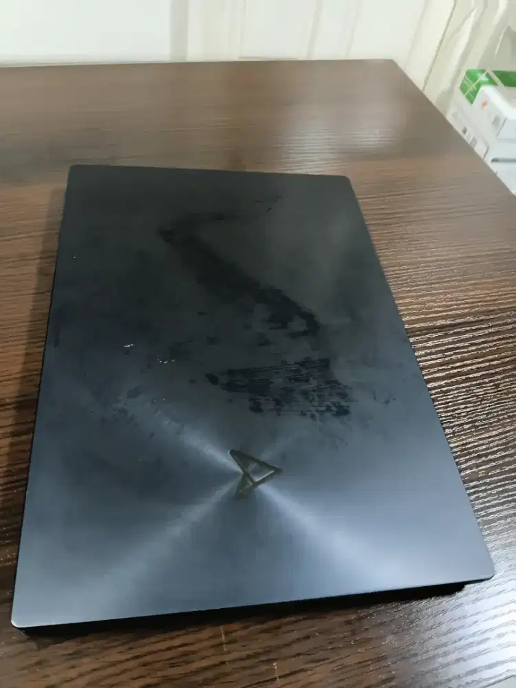 Dijual laptop ASUS Zenbook UX8402ZA, bekas pemakaian pribadi
