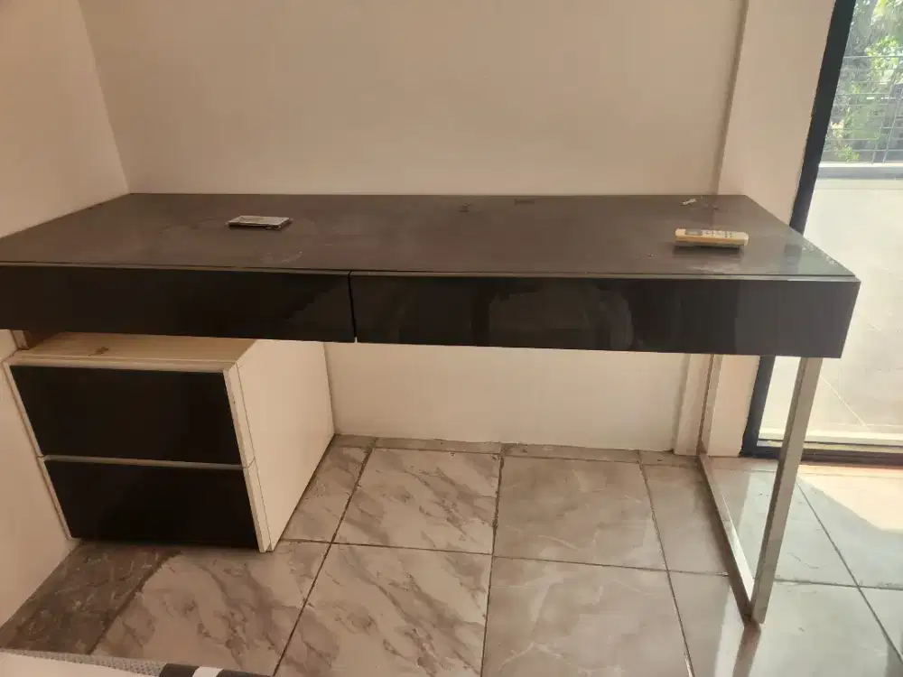 Meja belajar dgn laci