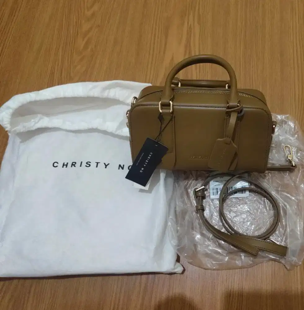 Christy Ng and Jam fossil