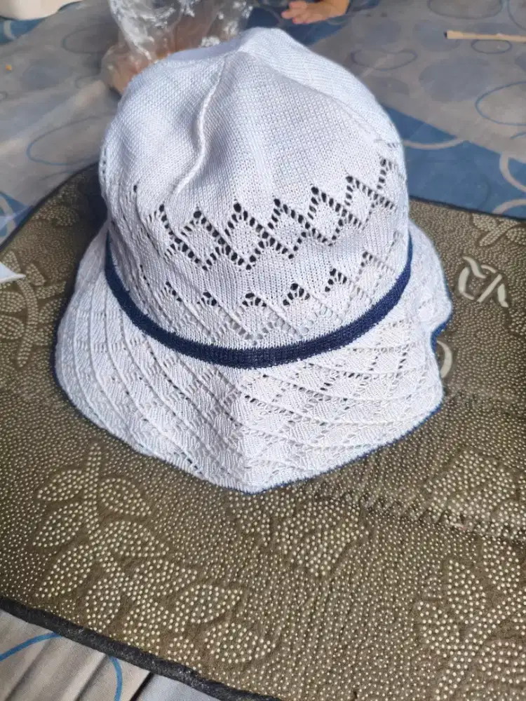 Topi Bucket Thrifting