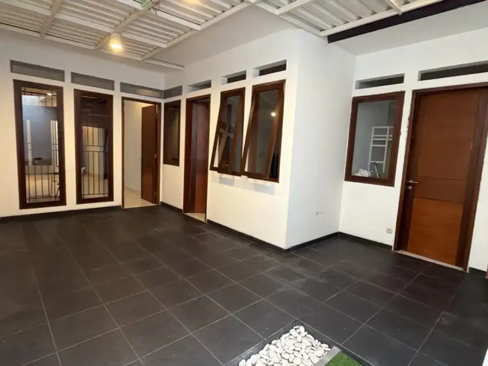 TERMURAH DIJUAL RUMAH TERAWAT NYAMAN SIAP HUNI LOKASI STRATEGIS DI BATUNUNGGAL BANDUNG