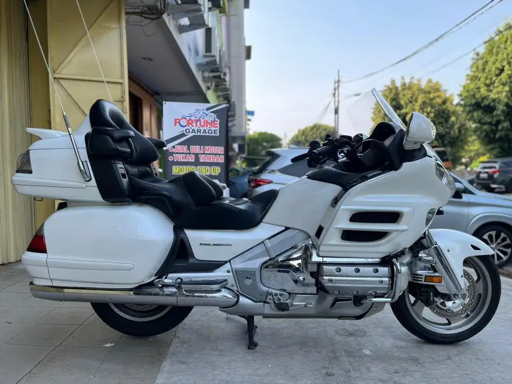 HONDA GOLDWING 1800 ABS 2011 PUTIH FULL PAPER KM 18RB ANTIK GW F6B