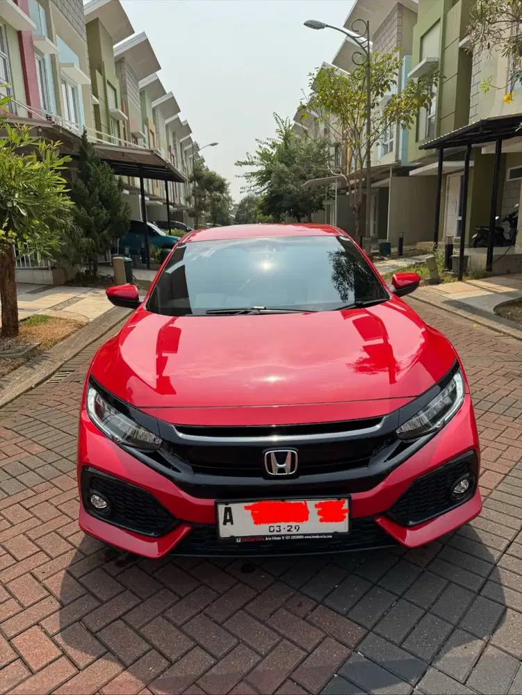 Honda CIVIC Turbo 1.5 E CVT Hatchback (Merah)