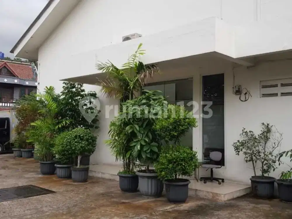 Dijual Ruang Usaha Posisi Hook di Pondok Bambu, Jaktim