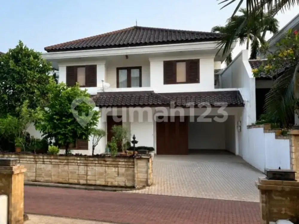 Rumah 2 Lantai di Pejaten Semi Furnished