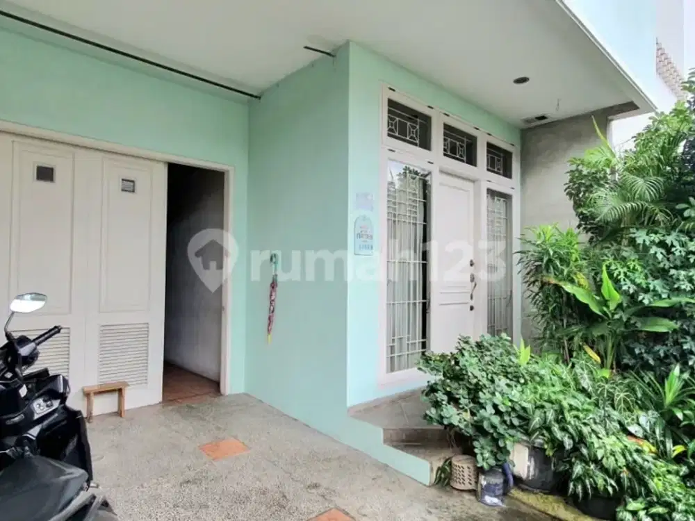 Rumah Semi Furnished di Benhil, Tanah Abang