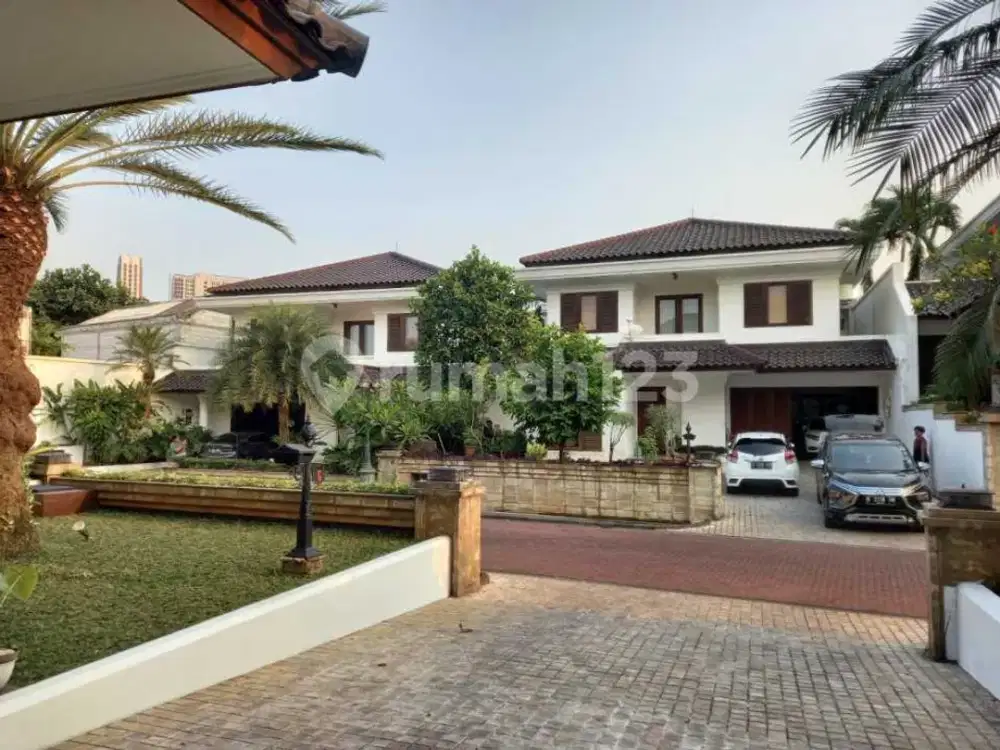 Rumah Modern di Pejaten Barat, Jakarta Selatan