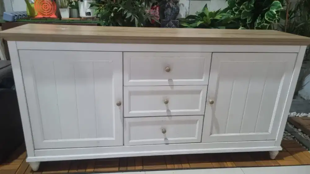 Credenza atau rak tv dijual