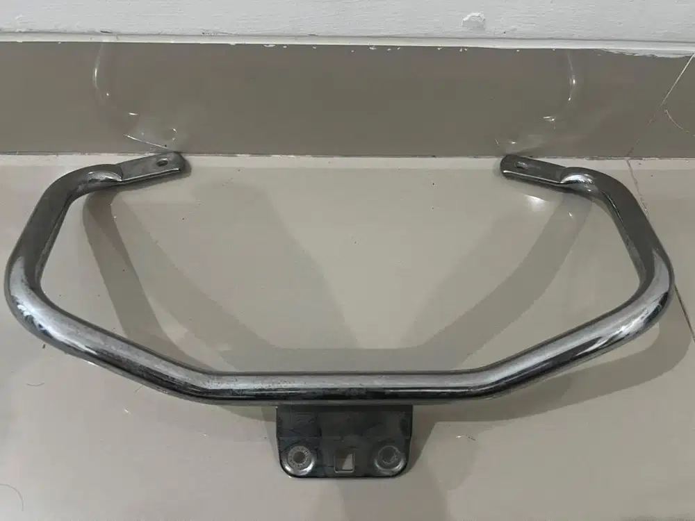 Bracket / Behel Vespa S 125 (ori)