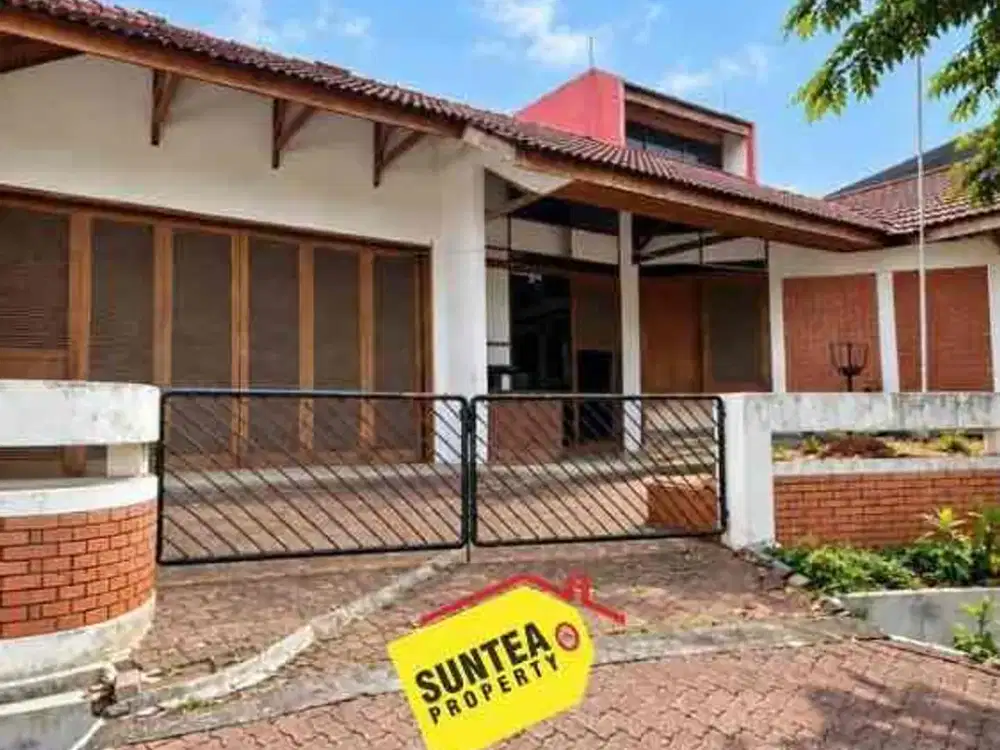 Rumah Dengan Tanah Luas Butuh Minim Renovasi Di Bintaro Sektor 1