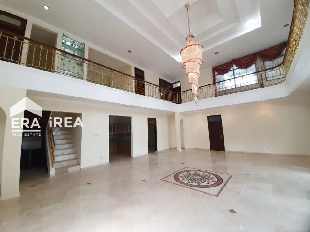 DIJUAL RUMAH MEWAH 2 LANTAI DI SOLO AREA MONUMEN PERS