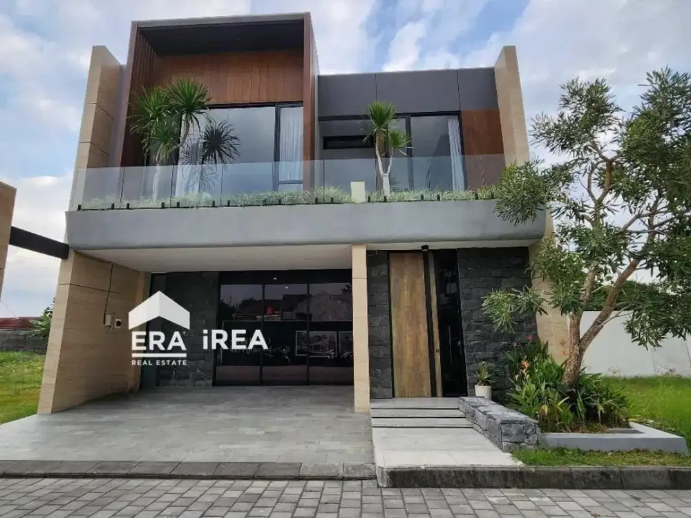 DIJUAL RUMAH MEWAH 2 LANTAI DEKAT JOGJA CITY MALL