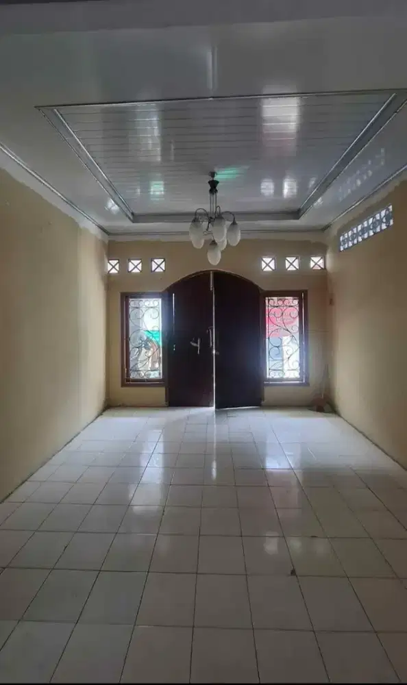 Dijual rumah siap huni luas , murah di jl Kinibalu Kedungmundu