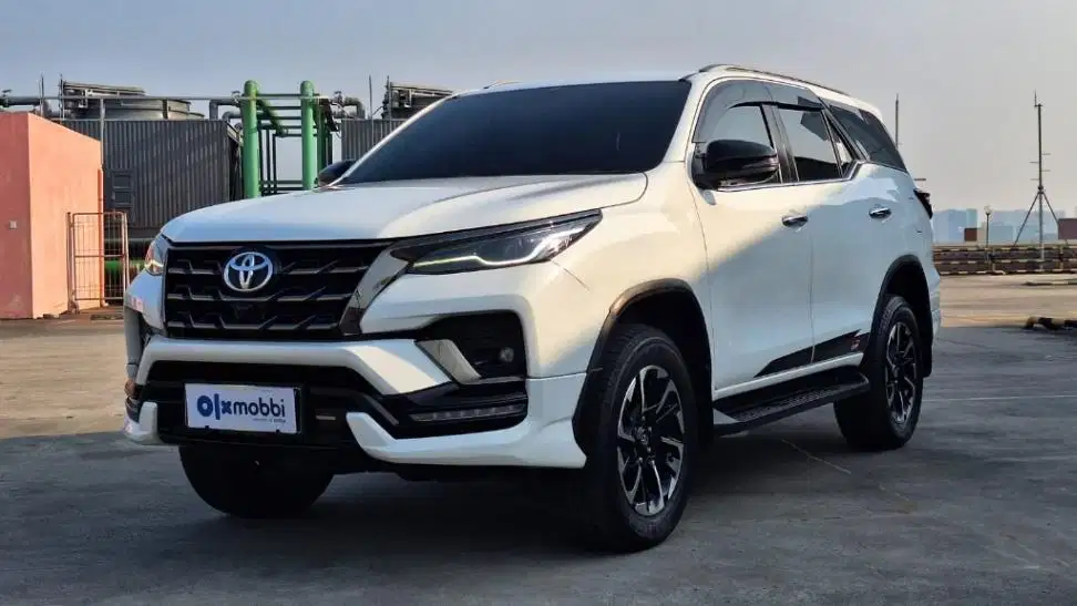 KM Rendah - Toyota Fortuner 2.8 VRZ GR Sport-AT 2022