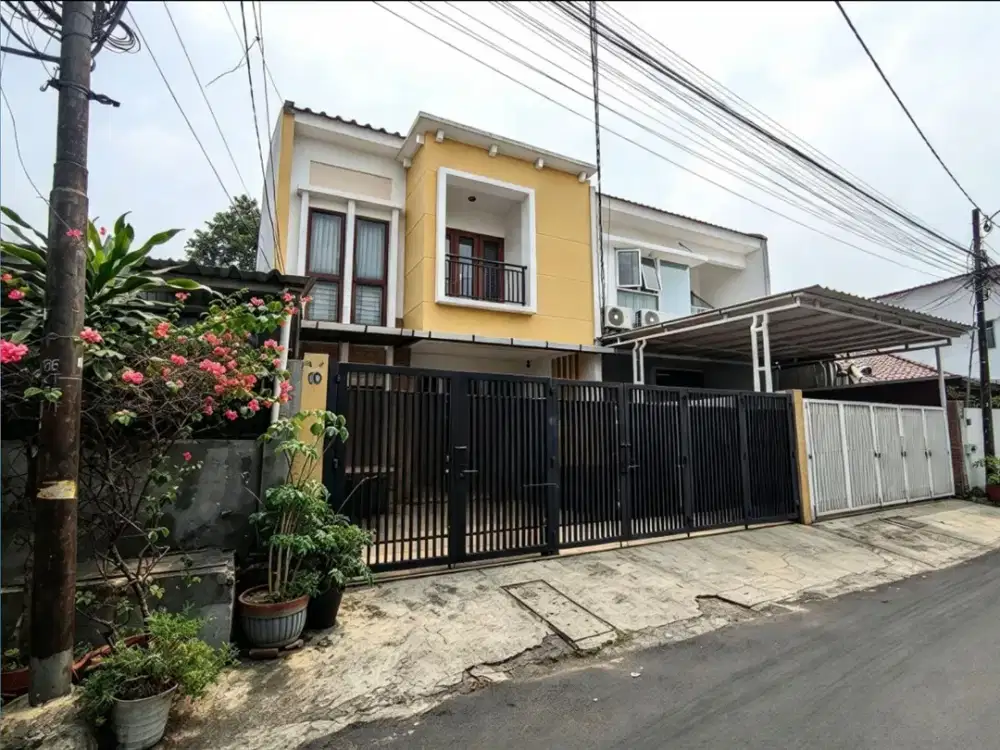DIJUAL RUMAH MODERN 5 KT FULL FURNISHED DI TEBET – SHM, BEBAS BANJIR, DEKAT STASIUN