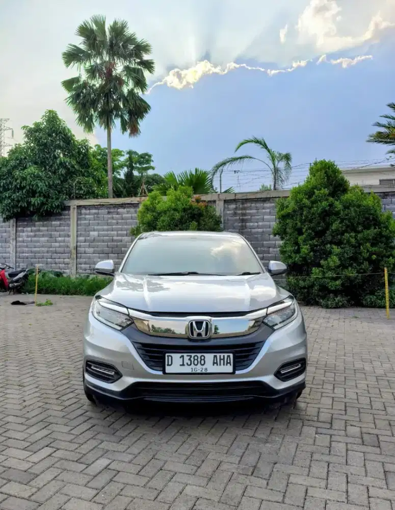 HRV E PLUS CVT 2018 ISTIMEWA