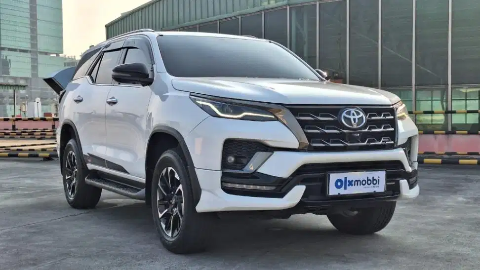 KM Rendah - Toyota Fortuner 2.8 VRZ GR Sport-AT 2022