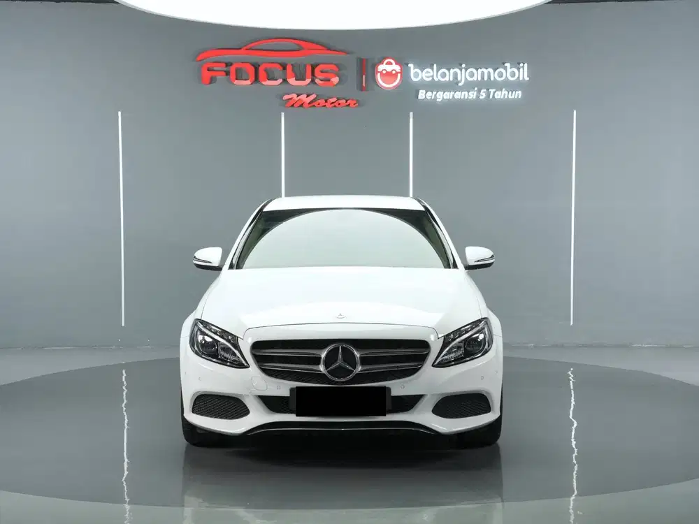 Mercedes Benz Mercy C200 C 200 Avantgarde Line W205 White n Black 2016
