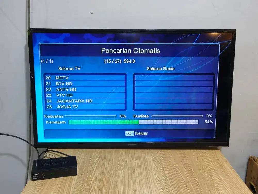 LED TV Panasonic 40 Inch TH-40D302G Free STB Layar Jernih Murah