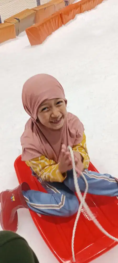Dibutuhkan untuk jagain anak dan bersih Rumah,