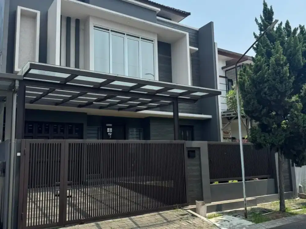 Jual Rumah MEWAH dan LUAS harga MURAH di Singgasana Pradana dekat tol Moh Toha Bandung
