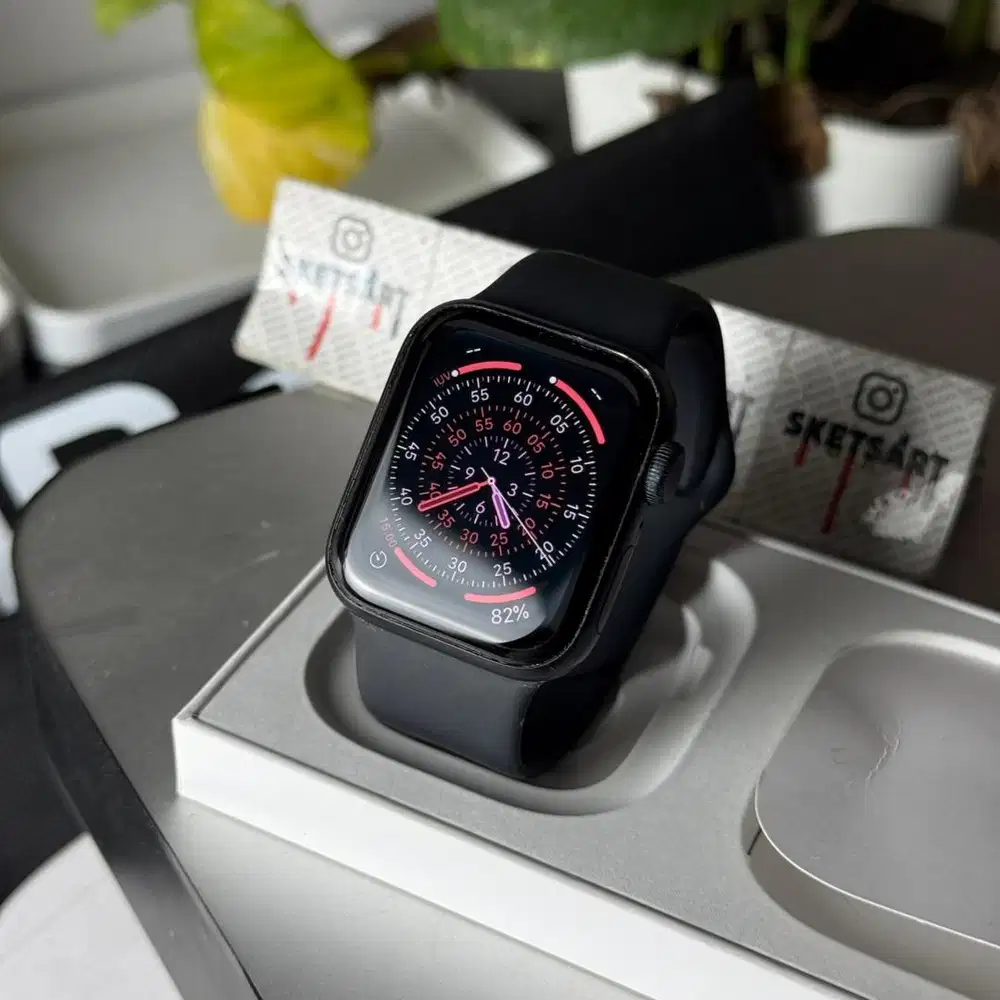 Apple Watch Series SE Gen 2 40mm Black iBox iwatch Battery Health 100%