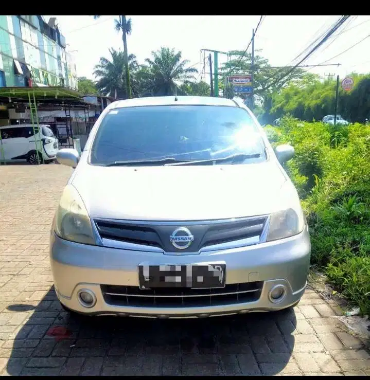 Nissan Grand livina 2013 Bensin
