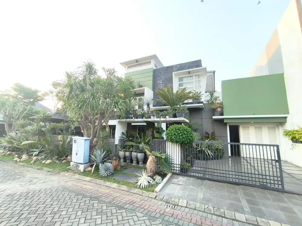 With Pool Rumah San Antonio Pakuwon City Surabaya Timur