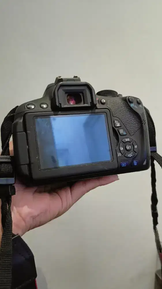 CANON EOS 700D BEKAS NORMAL NEGO