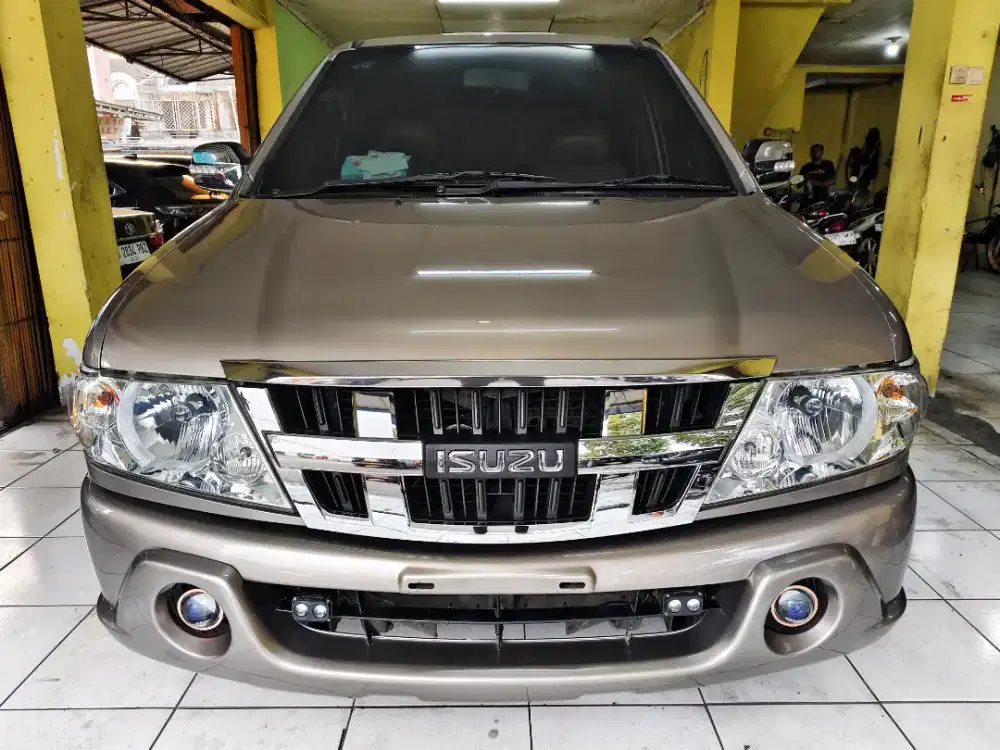 ISUZU PANTHER 2.5 LS TURBO MT 2012 MANUAL LIKE NEW GOOD CONDITION