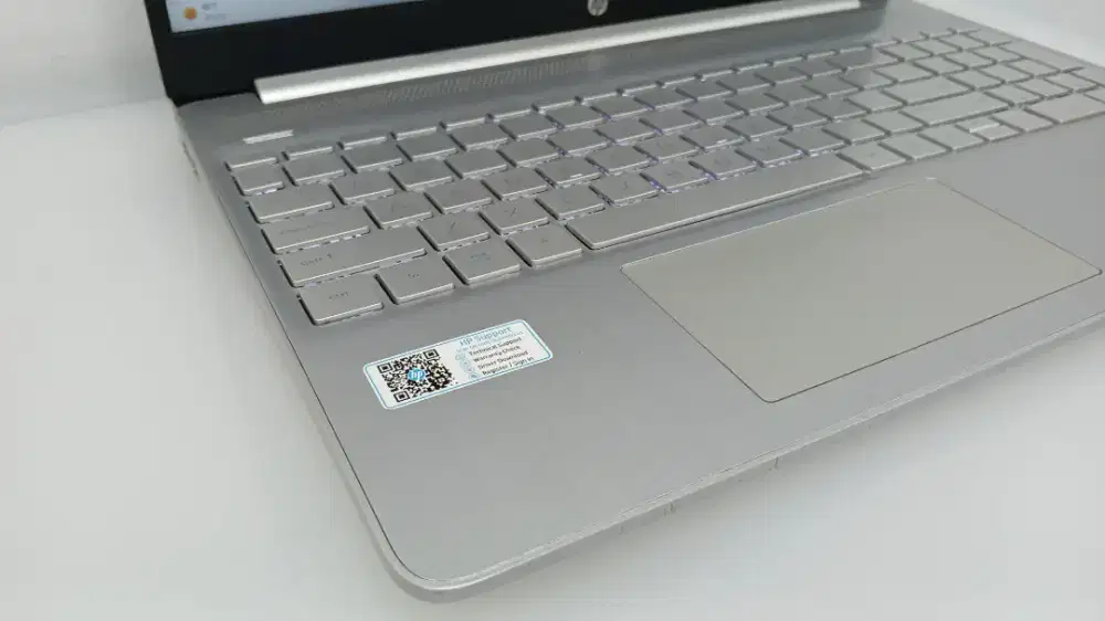 Hp 15s intel core i5-1235U ram 8 ssd 512 intel iris xe