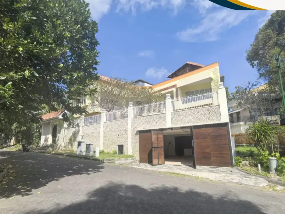 STUNNING 3-STOREY OCEAN VIEW VILLA FOR SALE