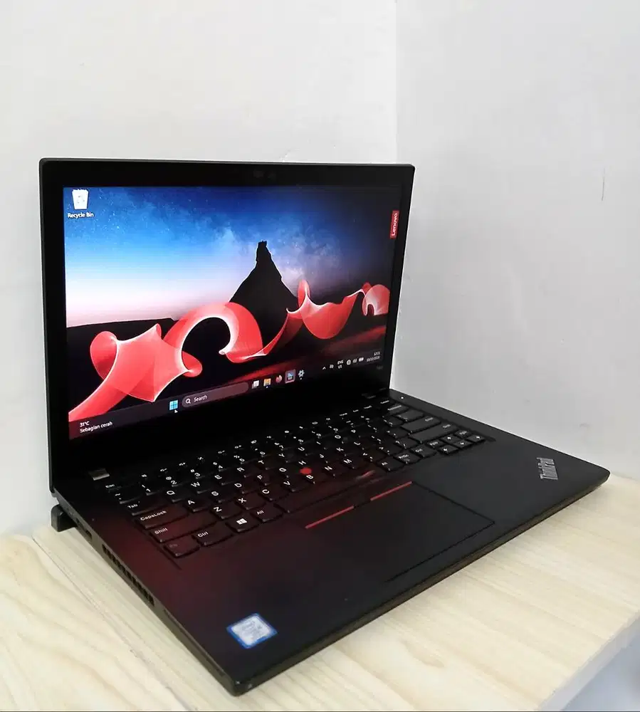 Thinkpad T480 Touchscreen | i5-8350U | 8/256GB NVMe | FHD IPS | Lenovo