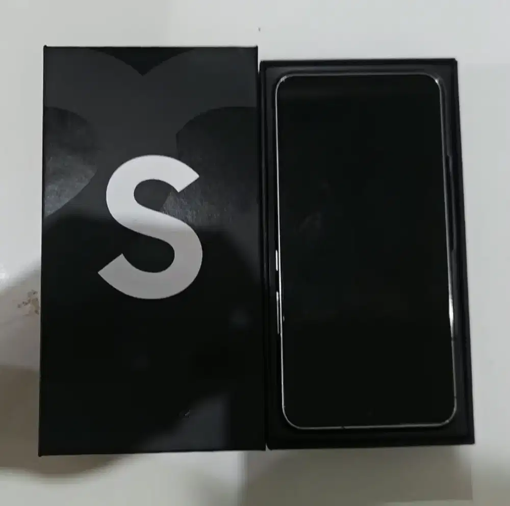 Samsung S22 - 8/256 Fullset Nominus - Samsung Galaxy S22