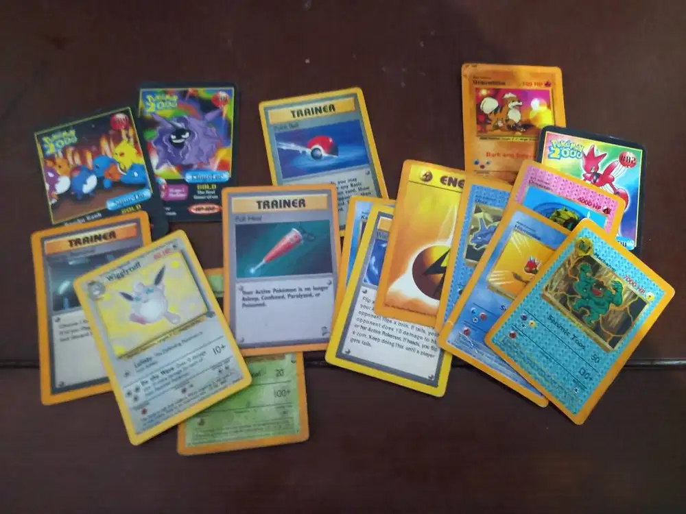 Kartu pokemon. Mainan anak2.
